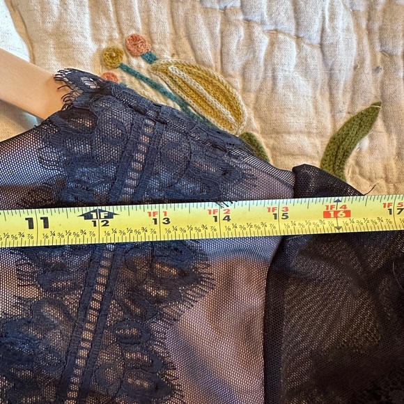 Black Lace Top Perfect for Formal Events - Picture 8 of 8